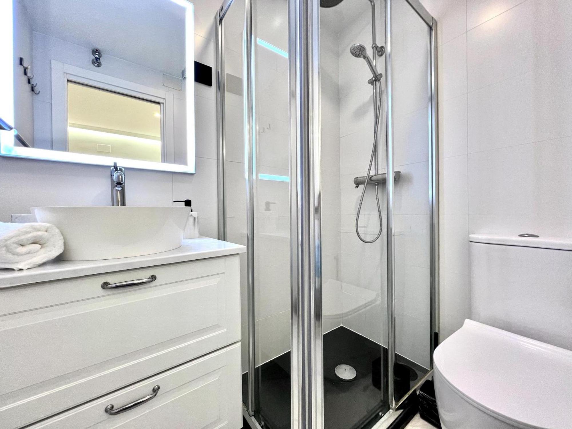 Apartment In The Heart Of Madrid-Piso En Malasana ภายนอก รูปภาพ
