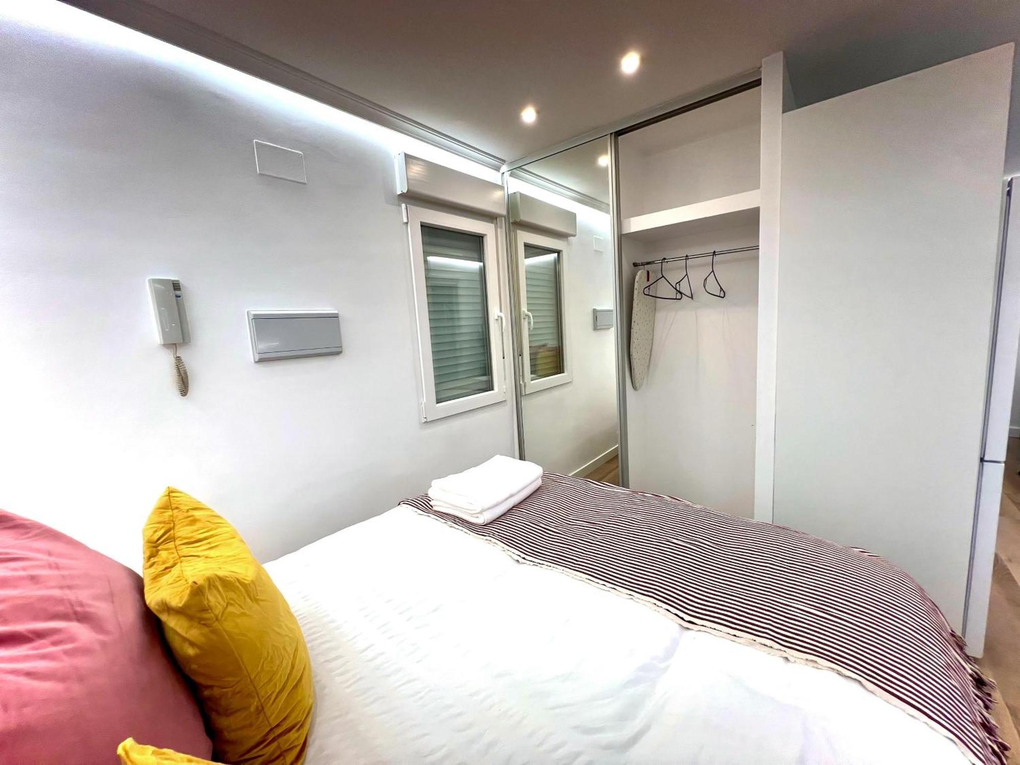 Apartment In The Heart Of Madrid-Piso En Malasana ภายนอก รูปภาพ
