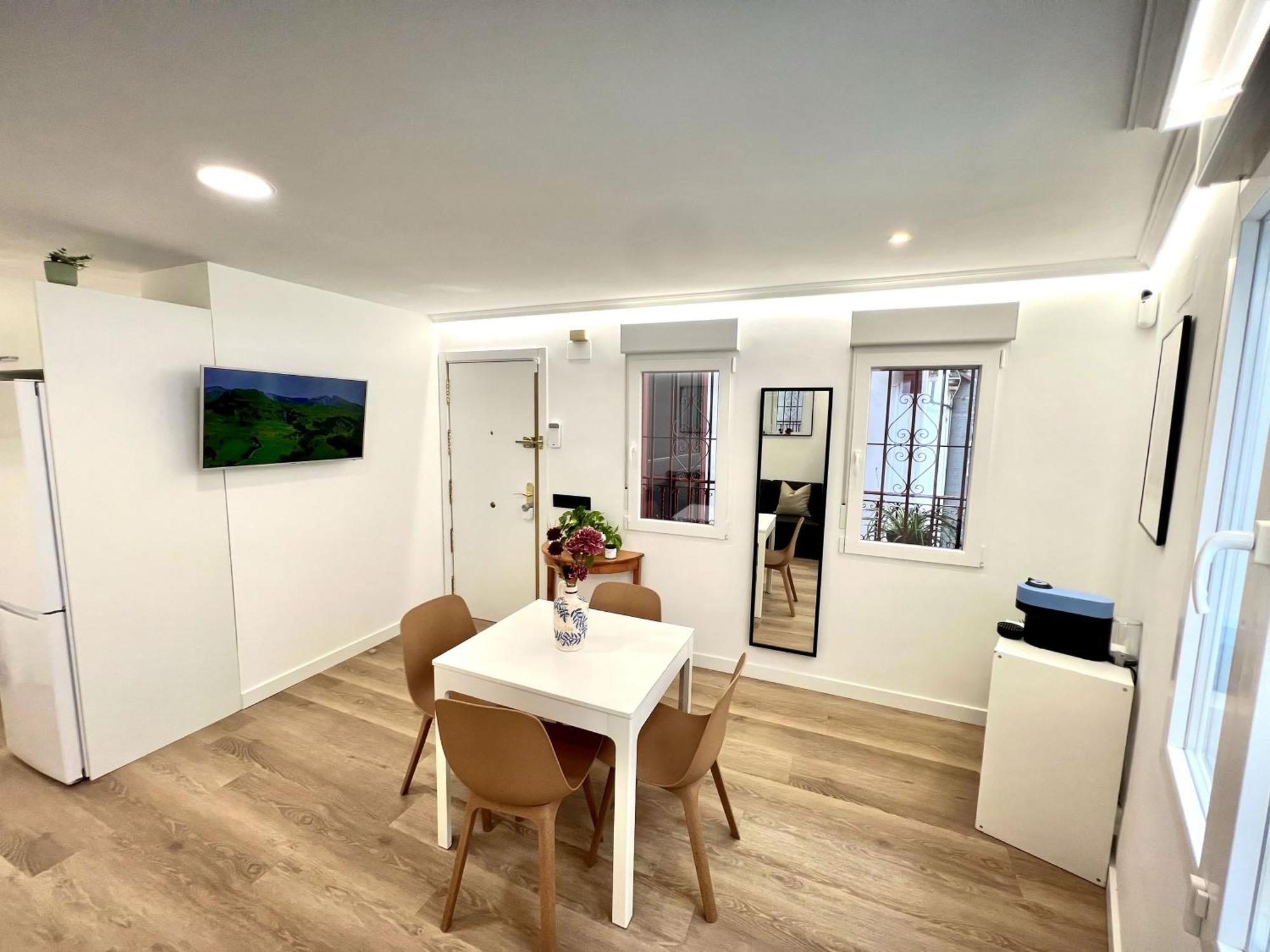 Apartment In The Heart Of Madrid-Piso En Malasana ภายนอก รูปภาพ