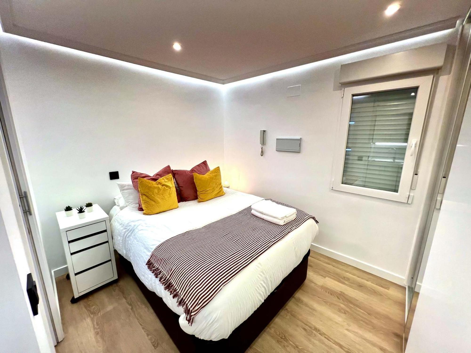 Apartment In The Heart Of Madrid-Piso En Malasana ภายนอก รูปภาพ