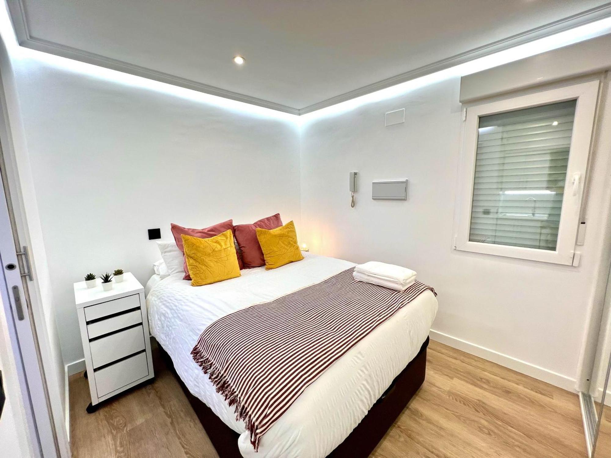 Apartment In The Heart Of Madrid-Piso En Malasana ภายนอก รูปภาพ