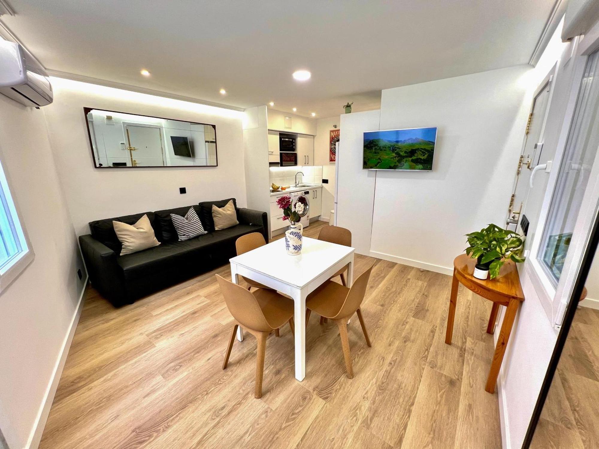 Apartment In The Heart Of Madrid-Piso En Malasana ภายนอก รูปภาพ