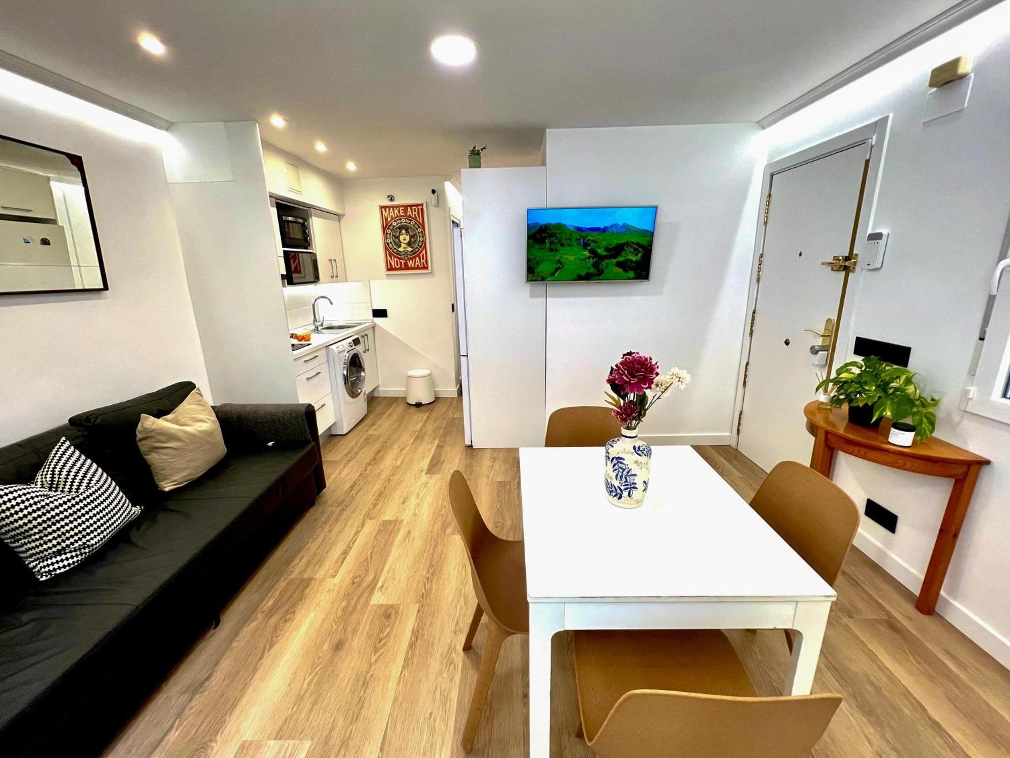 Apartment In The Heart Of Madrid-Piso En Malasana ภายนอก รูปภาพ