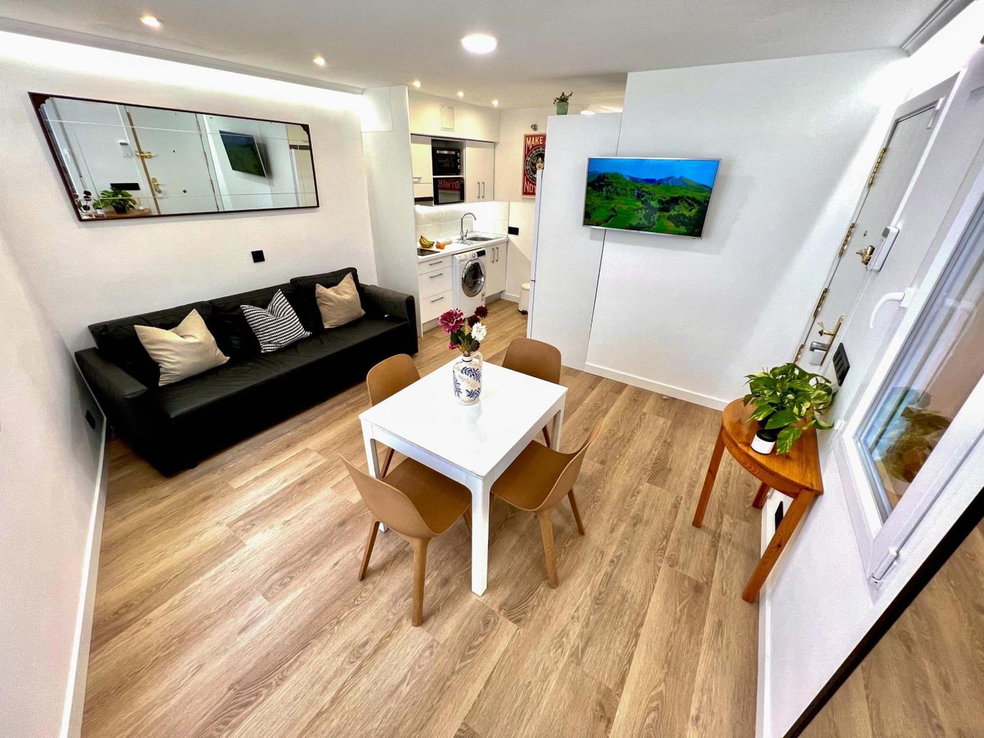 Apartment In The Heart Of Madrid-Piso En Malasana ภายนอก รูปภาพ