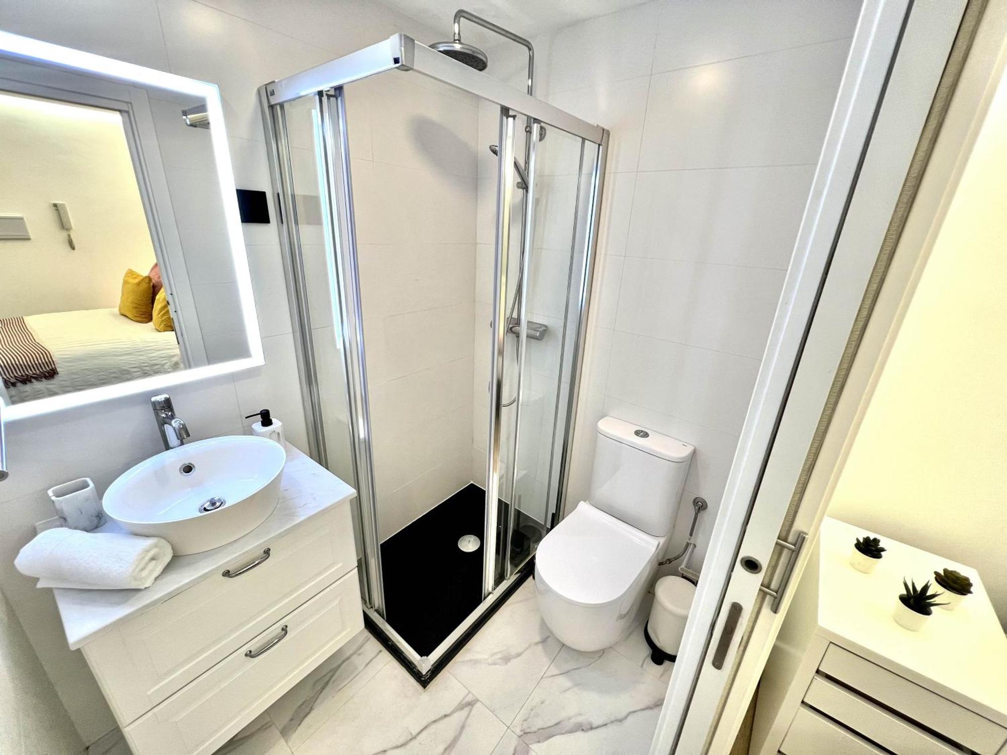 Apartment In The Heart Of Madrid-Piso En Malasana ภายนอก รูปภาพ