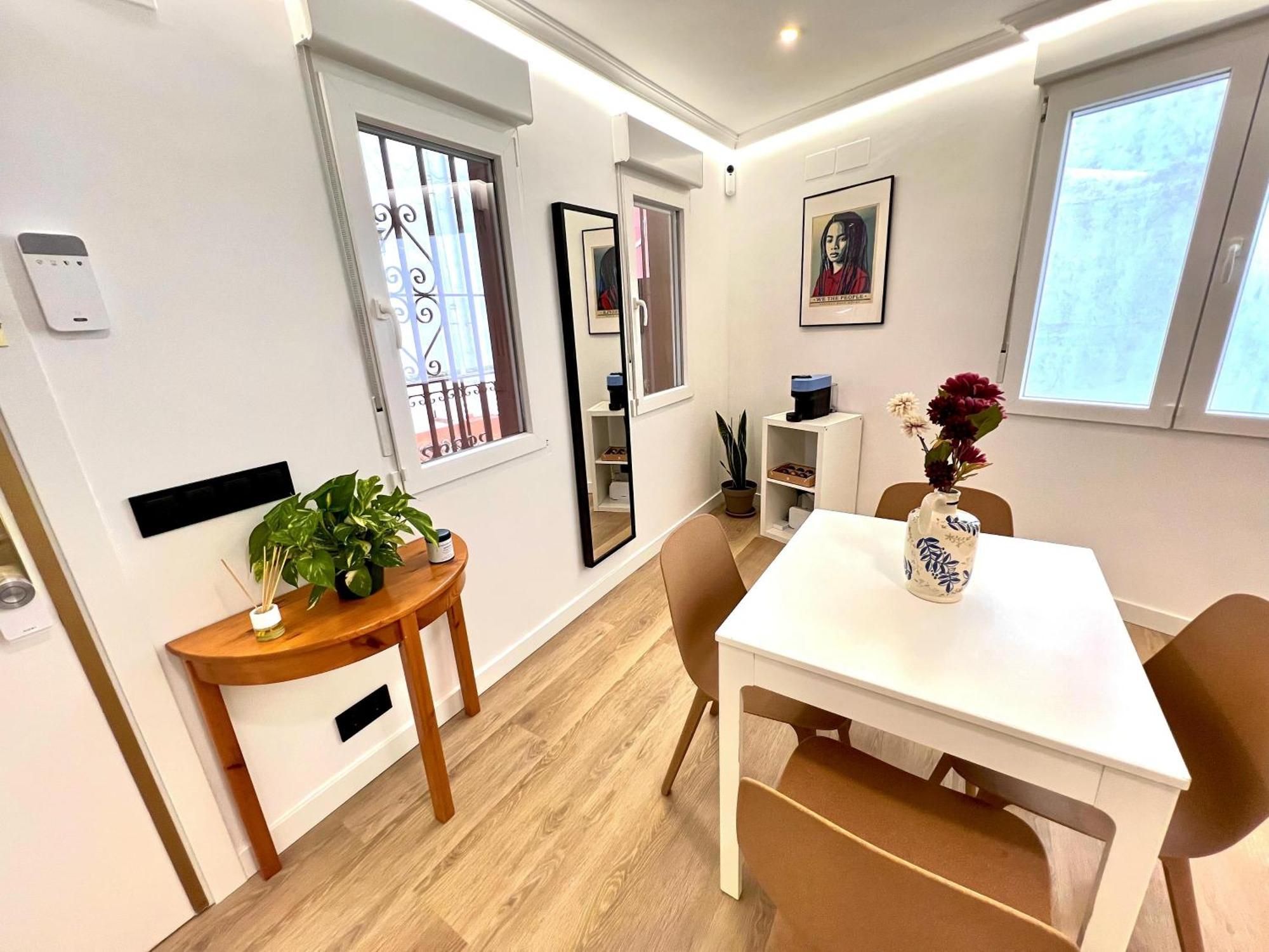 Apartment In The Heart Of Madrid-Piso En Malasana ภายนอก รูปภาพ